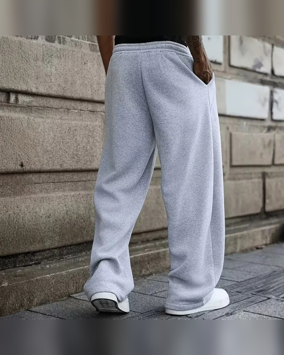 Espalda lisa del jogger, sin bolsillos traseros